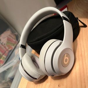 Beats Solo 3 Wireless Bluetooth On-Ear Headphones White Used